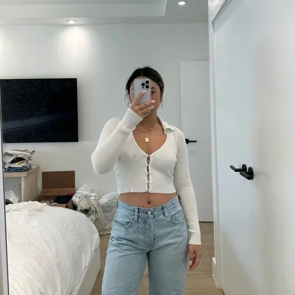 All The Ways Collared Cropped Buttoned Top Small - Picture 2 of 4